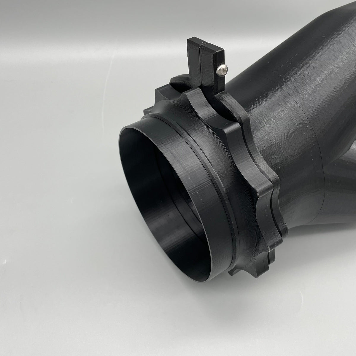 Magnetic Duct Dust Port Clamp On Body -  MagDuct Quick Disconnect
